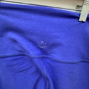 Beyond Yoga Kids Cobalt Leggings